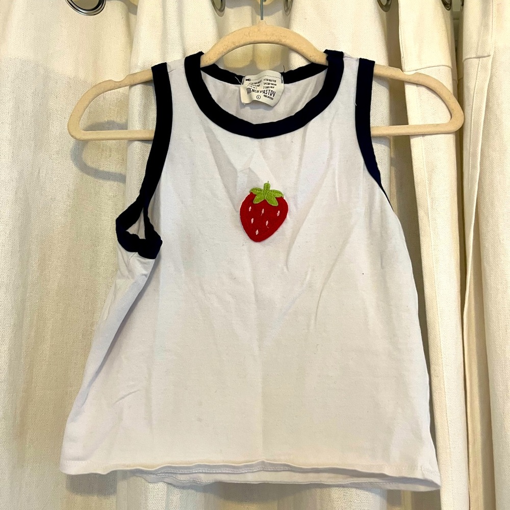 French Pastry Strawberry Tank Top / Junior L, Adult S